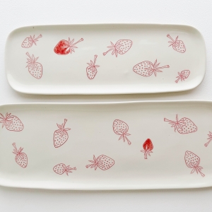 Porcelain Skinny Platter - Strawberry